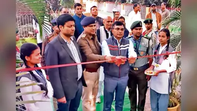 Buxar News: पढ़ाई के साथ अनुशासन जरूरी है : डीइओ