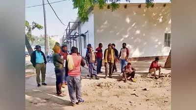 पटना-इंदौर एक्सप्रेस ट्रेन से गिरकर बिजली मिस्त्री की मौत