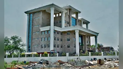 Deoghar news : निगम की राजस्व टीम ने वसूले तीन लाख से अधिक के बकाया होल्डिंग टैक्स