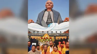 Chhapra News : मस्तीचक स्थित अखंड ज्योति आइ हॉस्पिटल परिसर में पंडित श्रीराम शर्मा आचार्य की 50 फीट ऊंची प्रतिमा का हुआ अनावरण