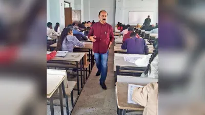 Chhapra News : पहले दिन 11 केंद्रों पर ऑनर्स के 10 विषयों के पेपर थ्री की हुई परीक्षा