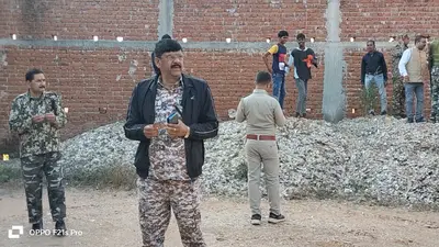 Giridih News: वन विभाग ने गोदाम में मारा छापा, 20 टन ढिबरा व डस्ट जब्त