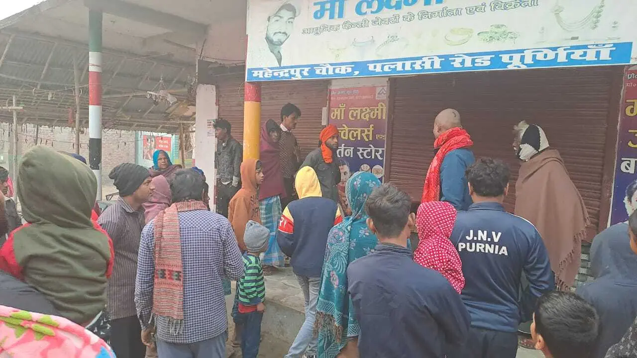 महेंद्रपुर चौक पर शटर तोड़ ज्वेलरी दुकान से डेढ़ लाख की चोरी
