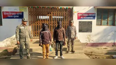 Dumka News: वाहन चेकिंग के दौरान दो साइबर ठग गिरफ्तार, 12 एटीएम कार्ड भी मिले