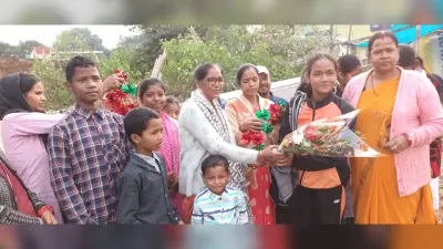 गोल्ड जीतकर आयी हॉकी खिलाड़ी का स्वागत