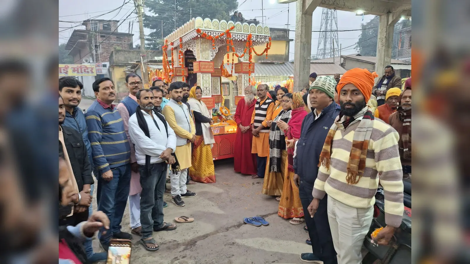 नानू बाबा ने की शक्ति कलश रथ की आरती