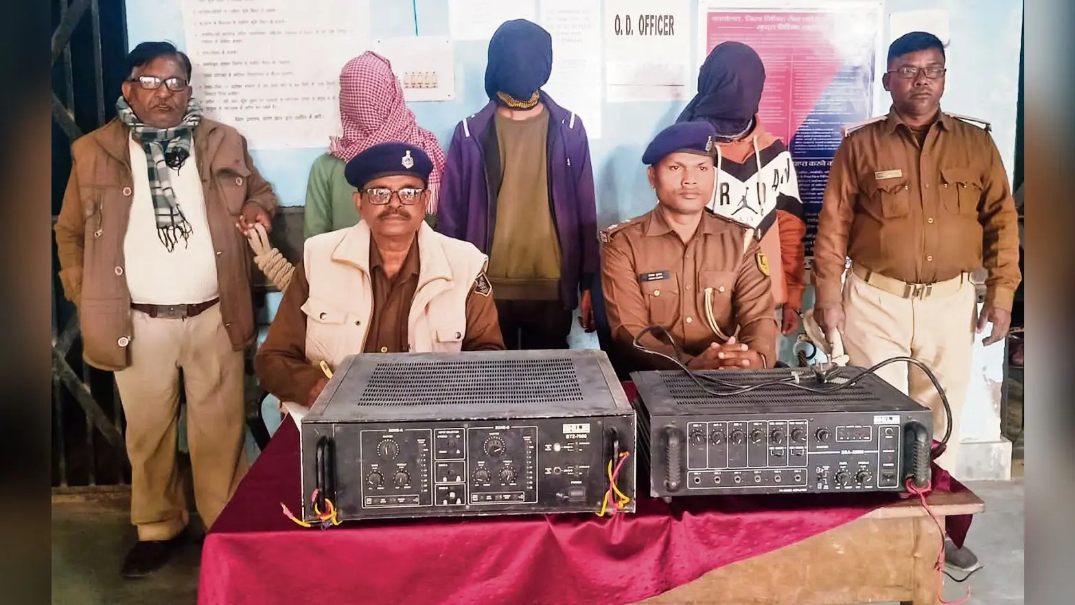 saran News : चोरी की दो एम्प्लीफायर मशीन के साथ तीन गिरफ्तार