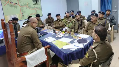 शराब तस्करों व धंधेबाजों पर रखें कड़ी नजर