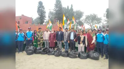 छात्रों ने निकाली रैली, श्रमदान कर की गंगा व घाट की साफ-सफाई