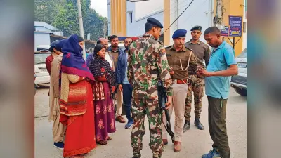 hajipur news. 16 किलो गांजा के साथ मां-बेटी समेत चार तस्कर गिरफ्तार