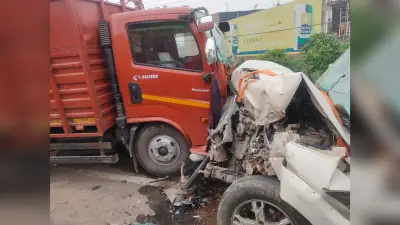 Katihar news : स्कार्पियो व डीसीएम वैन में भीषण टक्कर, चार लोग गंभीर रूप से घायल