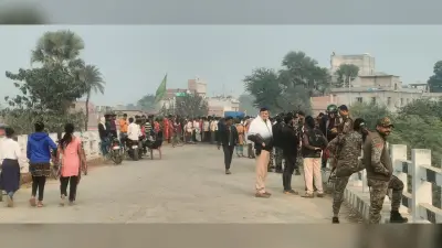 मुआवजा देने के आश्वासन पर बीस घंटे बाद समाप्त हुआ जाम