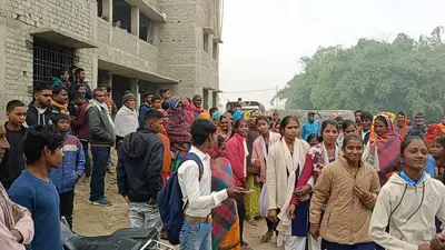 Bhagalpur news उमावि धनपाल टोला में प्रभार को लेकर गतिरोध