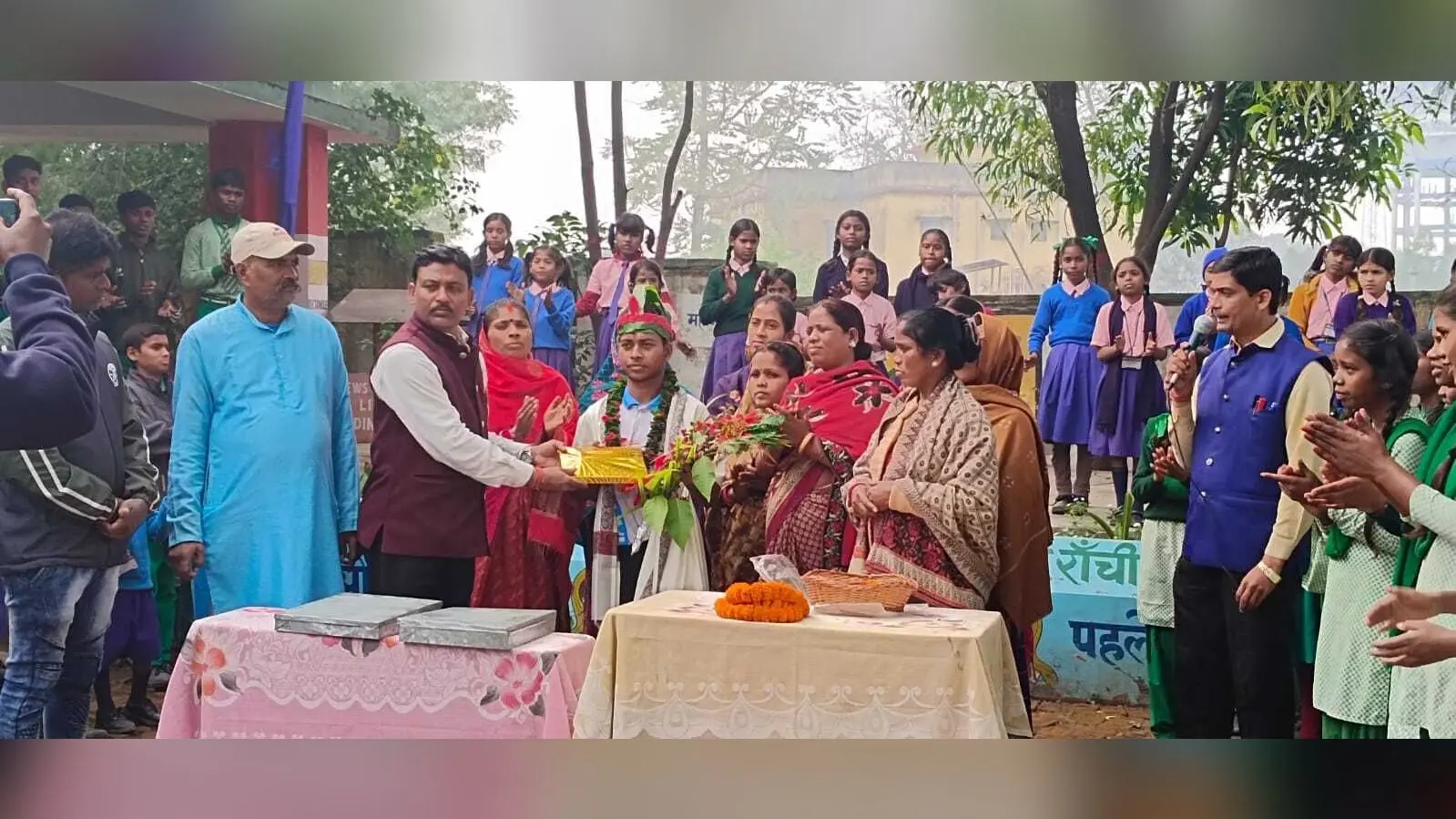 अंतरराष्ट्रीय पैरा थ्रो बॉल स्वर्ण पदक विजेता चंदन लोहरा सम्मानित