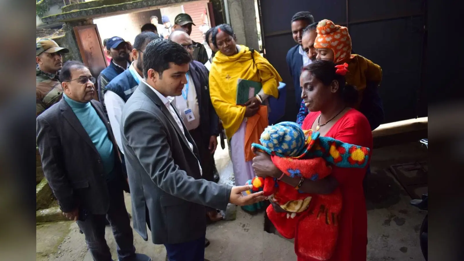 डीसी ने पल्स पोलियो अभियान का लिया जायजा