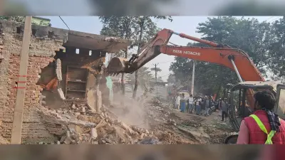 परसरमा एप्रोच पथ से हटाया गया अतिक्रमण