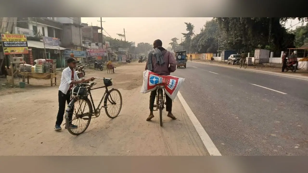 प्रतिबंधित व नकली खाद उच्च क्वालिटी बता कर किसानों को ठग रहे दुकानदार, कार्रवाई की दरकार