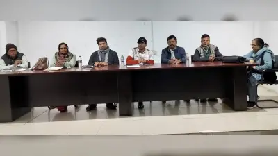 बैठक में सीएचसी का जांच घर तीन बजे ही बंद रहने पर जतायी आपत्ति