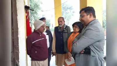 डीएम ने किया ईवीएम वेयर हाउस का आंतरिक निरीक्षण