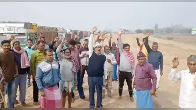 चांगोडीह नदी घाट से बालू के अनियमित खनन को लेकर ग्रामीणों ने जताया विरोध