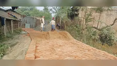 बलैठा में हो रहा सड़क निर्माण कार्य, ग्रामीणों में खुशी