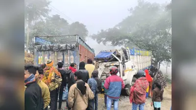 दो ट्रकों की भिड़ंत में एक चालक गंभीर रूप से घायल