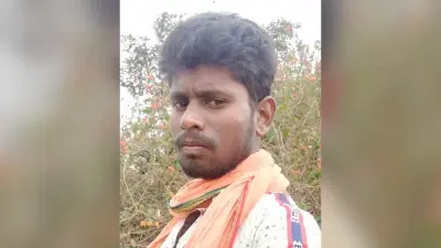 चलती बाइक पर कोयला लदा ट्रक पलटा, पुत्र की मौत, मां गंभीर