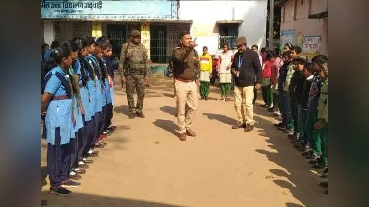 किसी भी प्रकार की समस्या अभिभावकों से करें साझा: एसडीपीओ