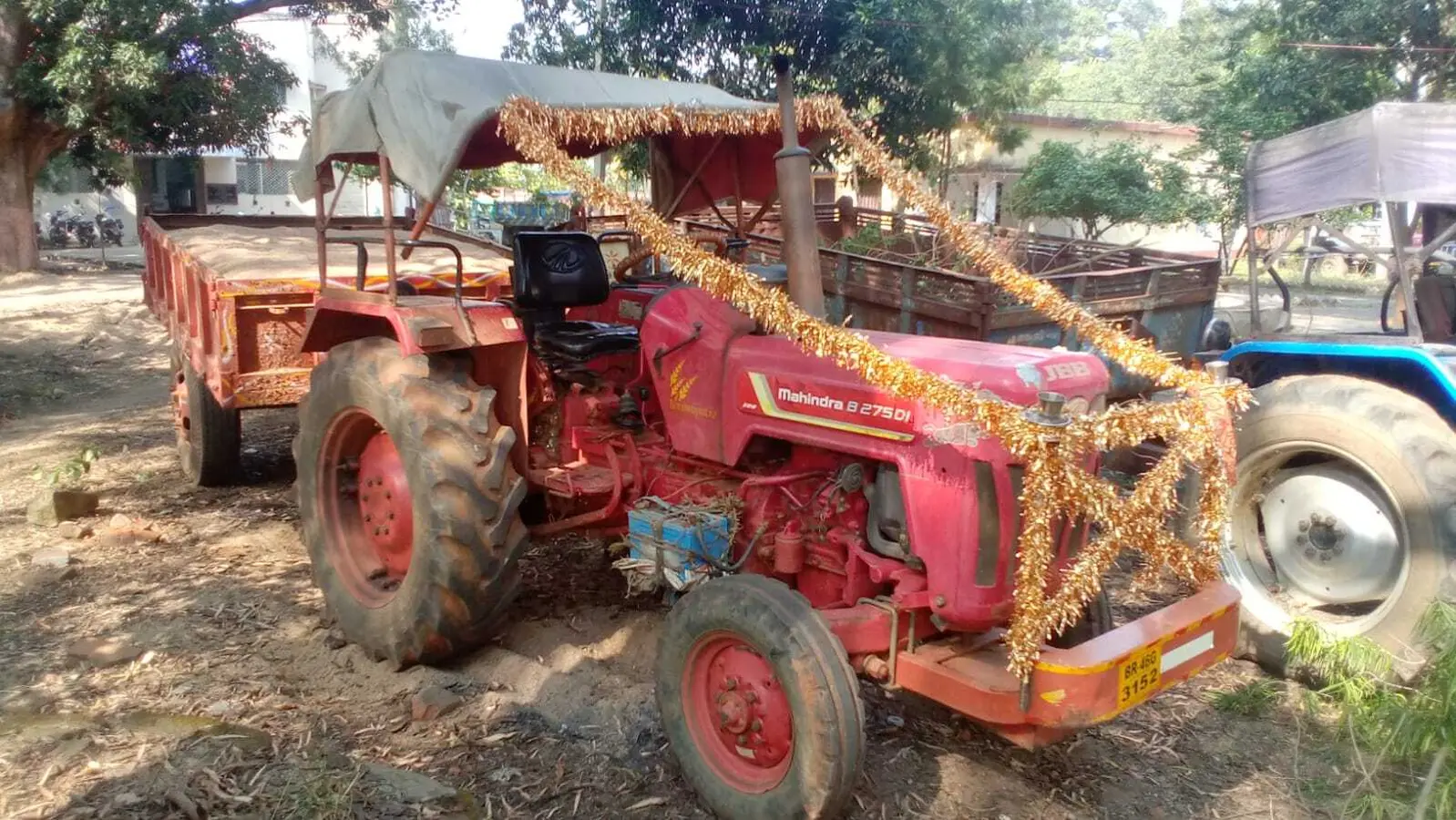 बालू लदा ट्रैक्टर जब्त, चालक फरार