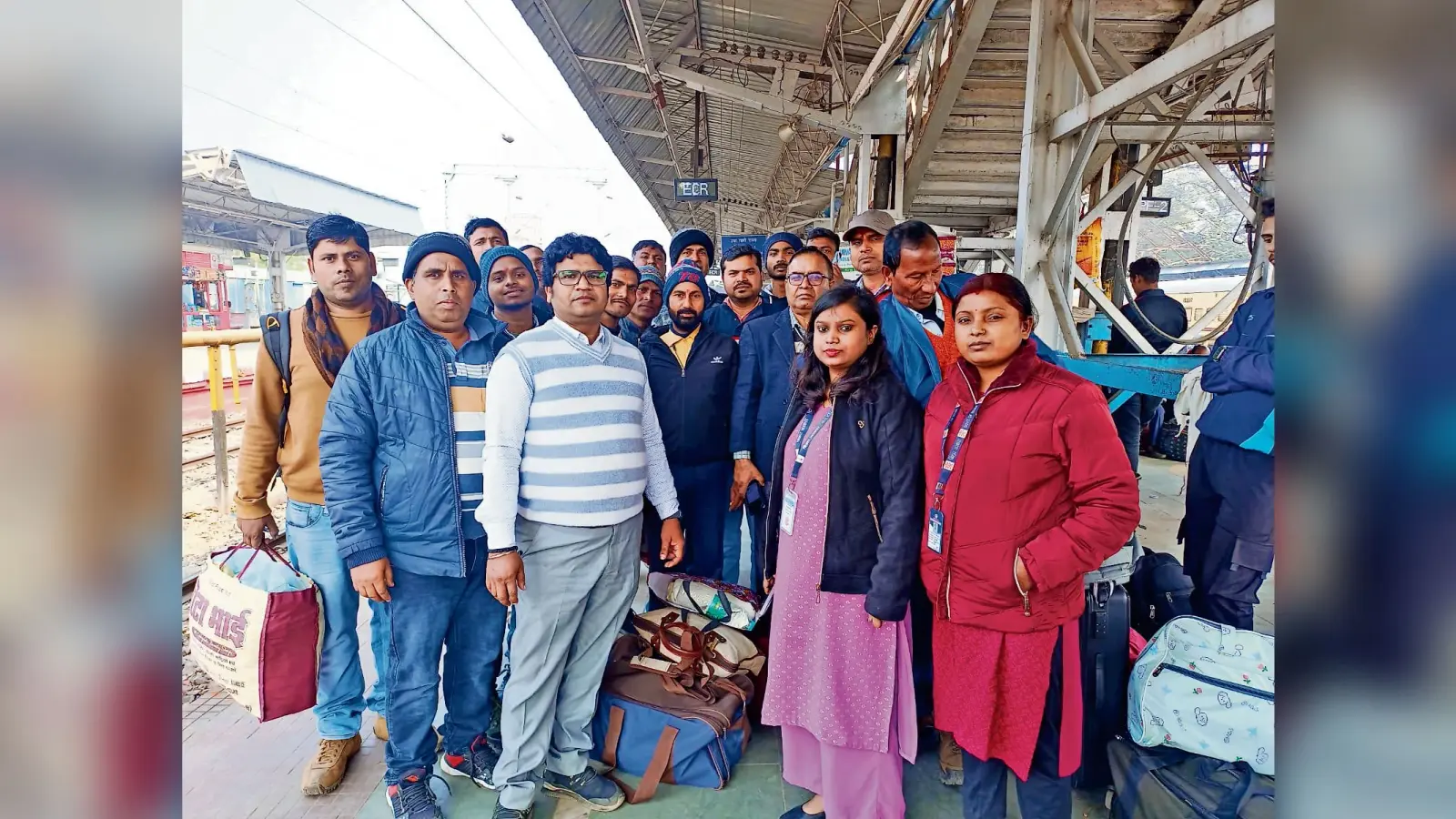 hajipur news. मत्स्य पालन का गुड़ सीखने के लिए 15 किसान मध्यप्रदेश में हुए रवाना