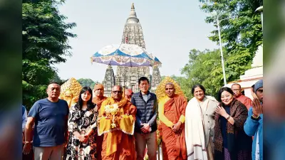 Gaya News : भूटान के राज परिवार के सदस्यों ने महाबोधि मंदिर में की पूजा-अर्चना