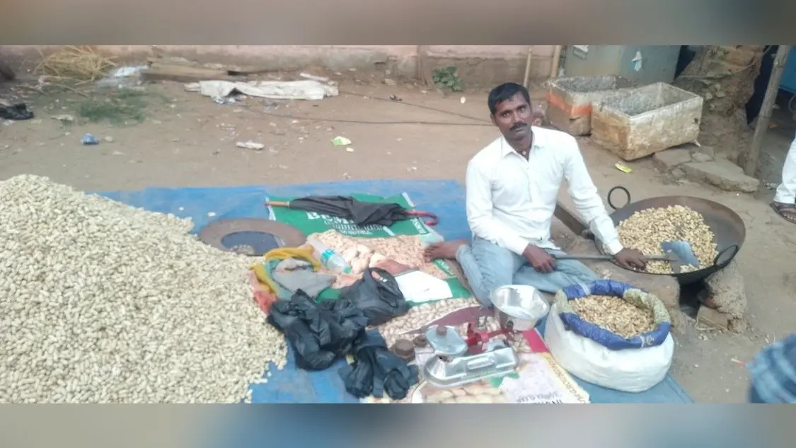 सर्दी के मौसम में बढ़ा मूंगफली का क्रेज, बिक्री बढ़ी