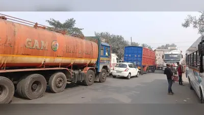 Katihar news : कुरसेला में थमने का नाम नहीं ले रहा एनएच 31 पर जाम का सिलसिला