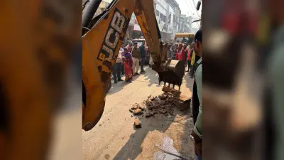 Bhagalpur news एसडीओ के नेतृत्व में अतिक्रमण मुक्त अभियान नवगछिया बाजार में चलाया