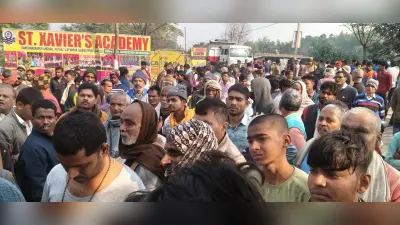 सड़क दुर्घटना में पोती की मौत, दादा जख्मी, सड़क जाम