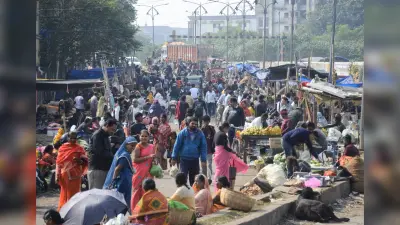 Dhanbad News: स्टेशन के साउथ साइड में लग रही अवैध दुकानें, रोड का अतिक्रमण