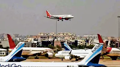 एयरपोर्ट पर कुहासे का कहर, दो घंटे तक विमानों का परिचालन रहा बंद