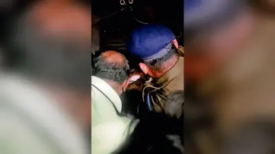 एस्प्लेनेड स्टेशन पर मेट्रो के सामने कूदा यात्री, सेवा बाधित