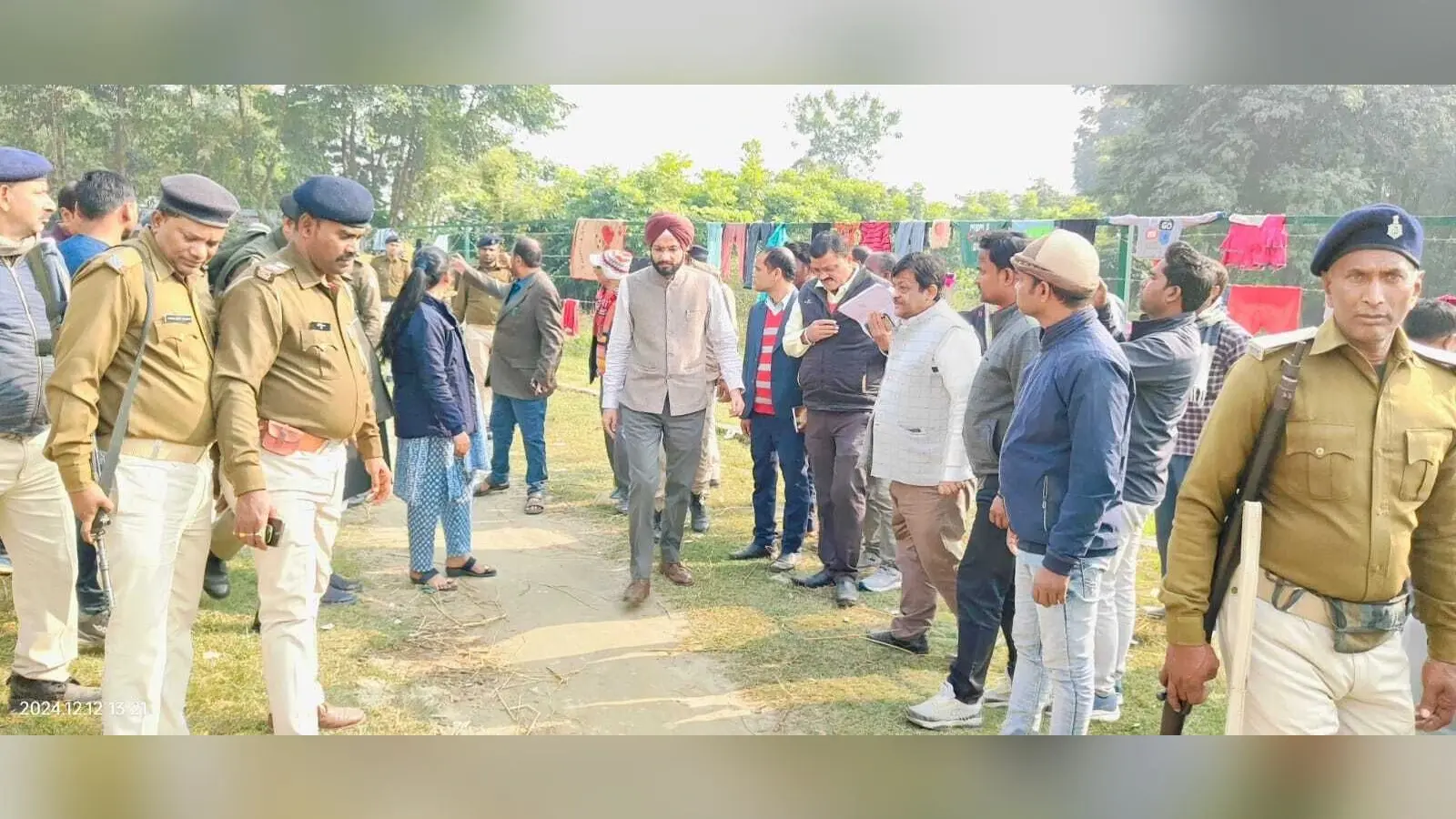 डीएम ने अंचल कार्यालय का किया निरीक्षण