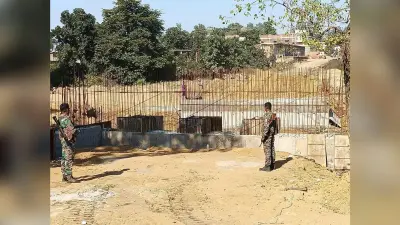 धमकी के बाद पुलिस संरक्षण में हो रहा पुल का निर्माण