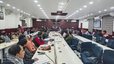 भव्या एप व मातृ शिशु स्वास्थ्य सेवाओं का सफल क्रियान्वयन सुनिश्चित कराएं अधिकारी: डीएम
