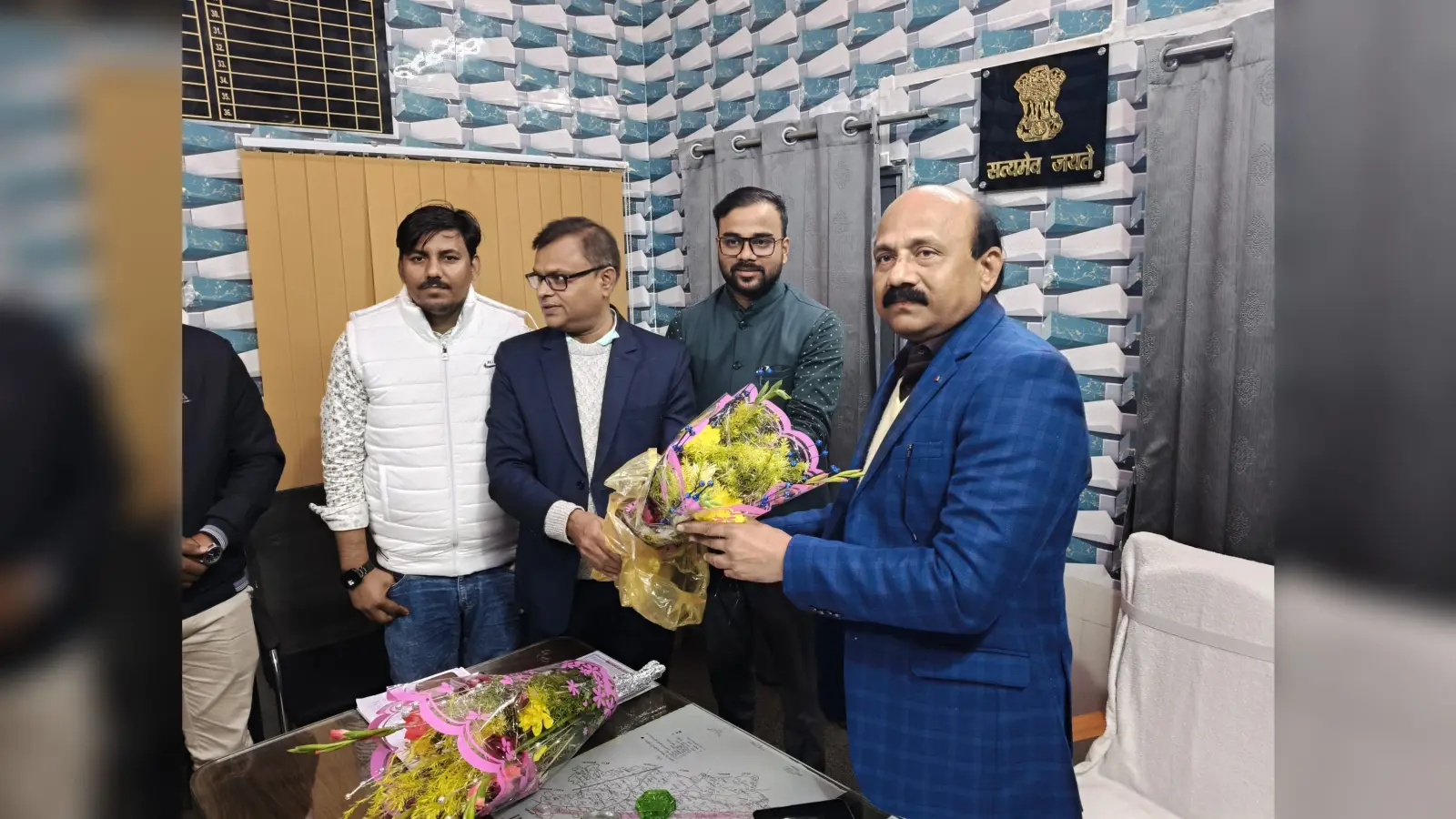 चकबंदी निदेशक ने अंचल कार्यालय पोठिया का किया निरीक्षण