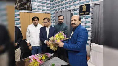 चकबंदी निदेशक ने अंचल कार्यालय पोठिया का किया निरीक्षण