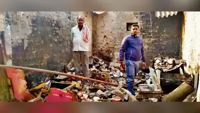 Chhapra News : दाउदपुर में शॉर्ट सर्किट से लगी आग, लाखों की संपत्ति जली
