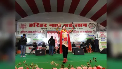 Sonepur Fair : हरिहरनाथ महोत्सव में भोजपुरी गायिका देवी की गीत पर झूमे श्रोता
