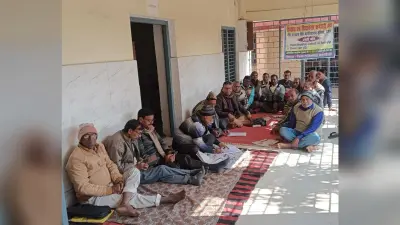 शिक्षक -शिक्षकेत्तर कर्मचारी का हड़ताल है जारी