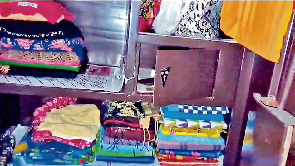 कुमारडीही स्टाफ काॅलोनी में सात श्रमिक आवासों में चोरी