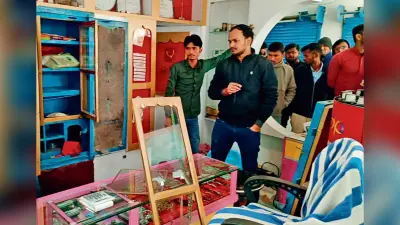 hajipur news. 22 लाख की ज्वेलरी और पेंट की चोरी