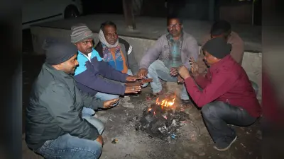 Giridih News :नगर निगम क्षेत्र के चौक-चौराहों पर जलने लगा अलाव