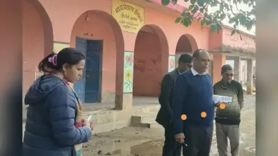 Bhagalpur news डीइओ ने किया मवि हीरानंन्द का निरीक्षण, छात्रों की संख्या बढ़ाने का निर्देश